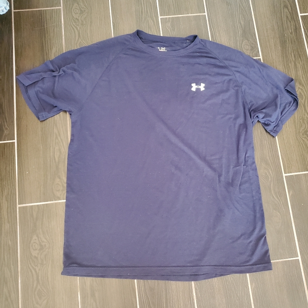 Lightweight men's T shirt